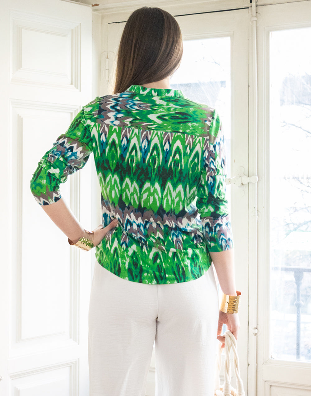 Camiseta camisera estampado aguas tonos verde muestrarios de ropa y moda de mujer vestir cómoda y elegante