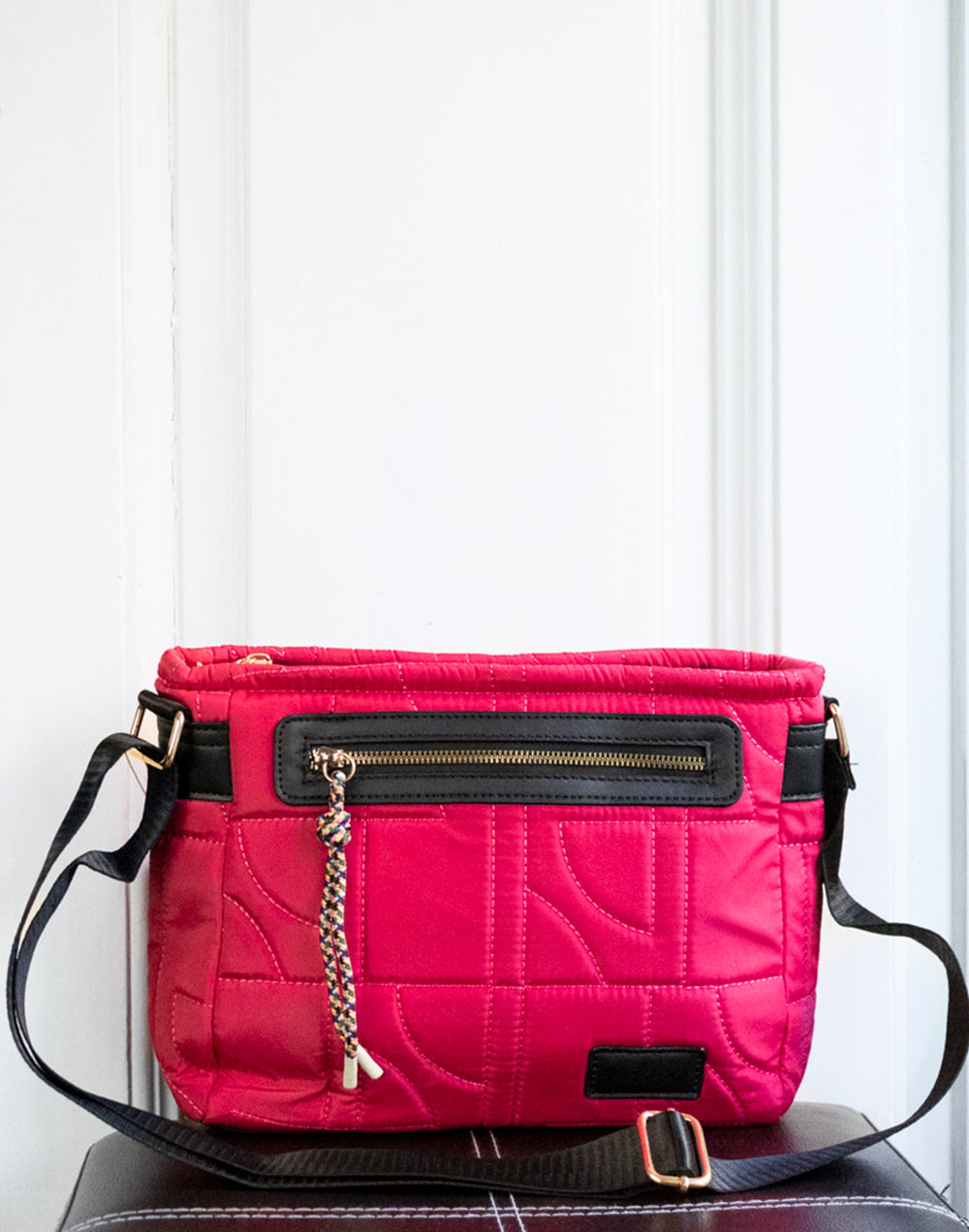 Bolso bandolera mediana guateada rosa chicle – Muestrarios de moda