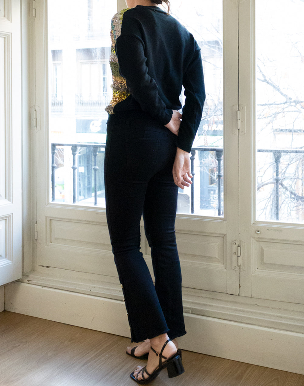 Chaqueta de punto con frontal de lentejuelas negro muestrarios de ropa y moda de mujer vestir bien con talla grande plus