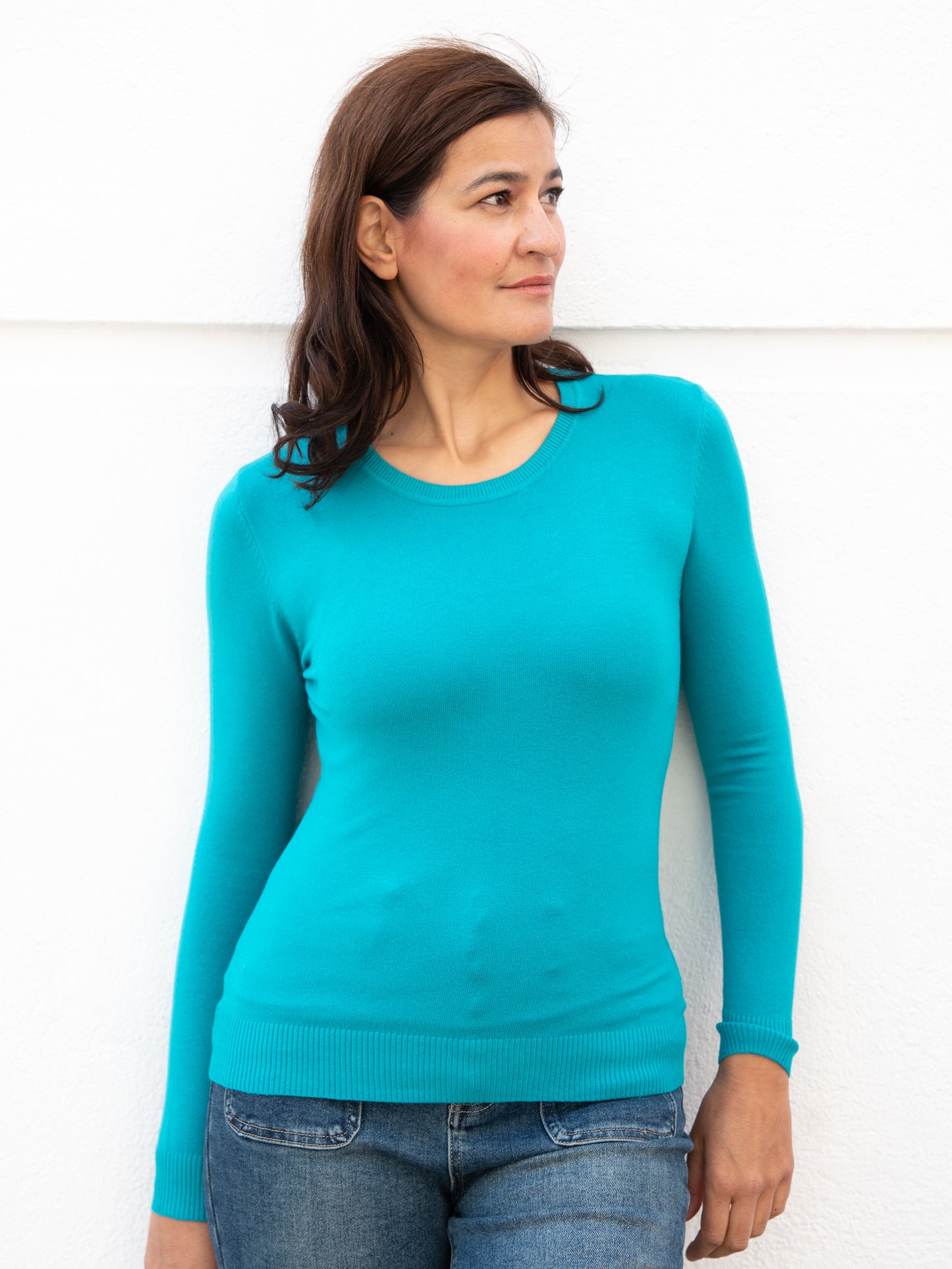 Jersey básico cuello caja entallado azul turquesa muestrarios de ropa y moda