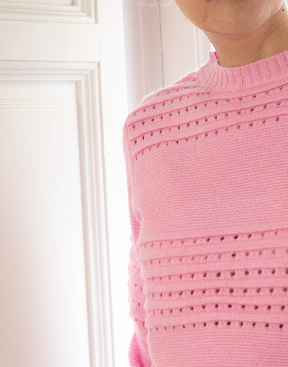 Jersey con textura de rayas y calado rosa muestrarios de ropa y moda de mujer vestir bien mujer mediana edad