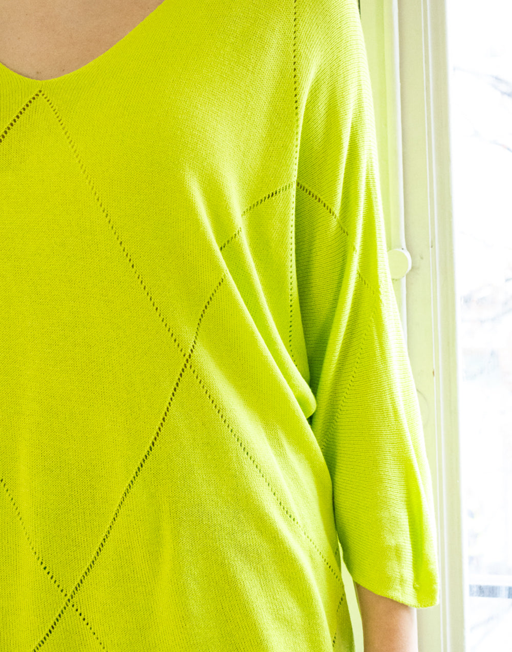 Jersey de punto fino con calado de rombos verde pistacho muestrarios de ropa y moda de mujer vestir bien con talla grande plus