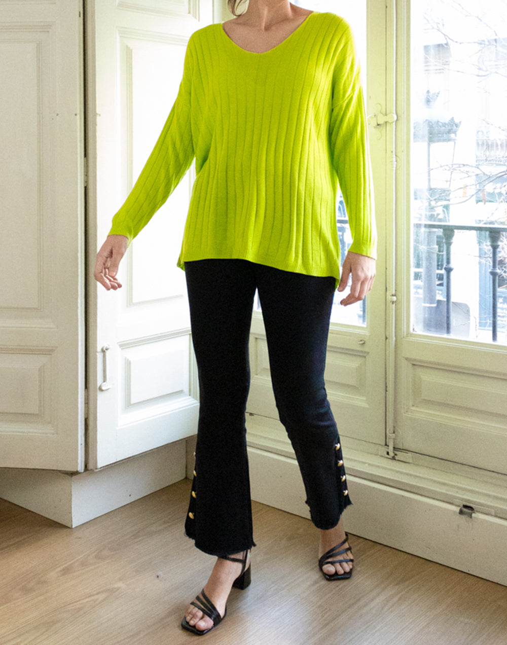 Jersey de punto fino de canalé grueso verde pistacho muestrarios de ropa y moda de mujer vestir bien con talla grande plus