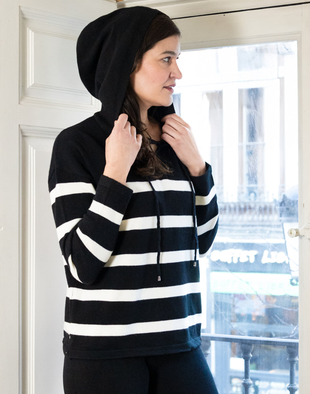 Jersey marinero con capucha negro muestrarios de ropa y moda de mujer conjunto de punto marinero