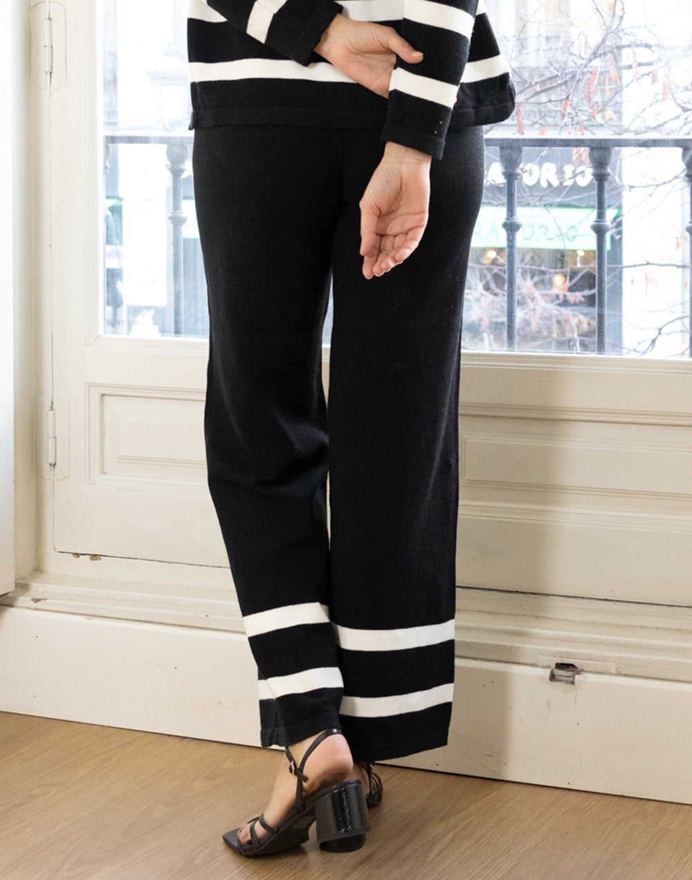 Jersey marinero con capucha negro muestrarios de ropa y moda de mujer conjunto de punto marinero