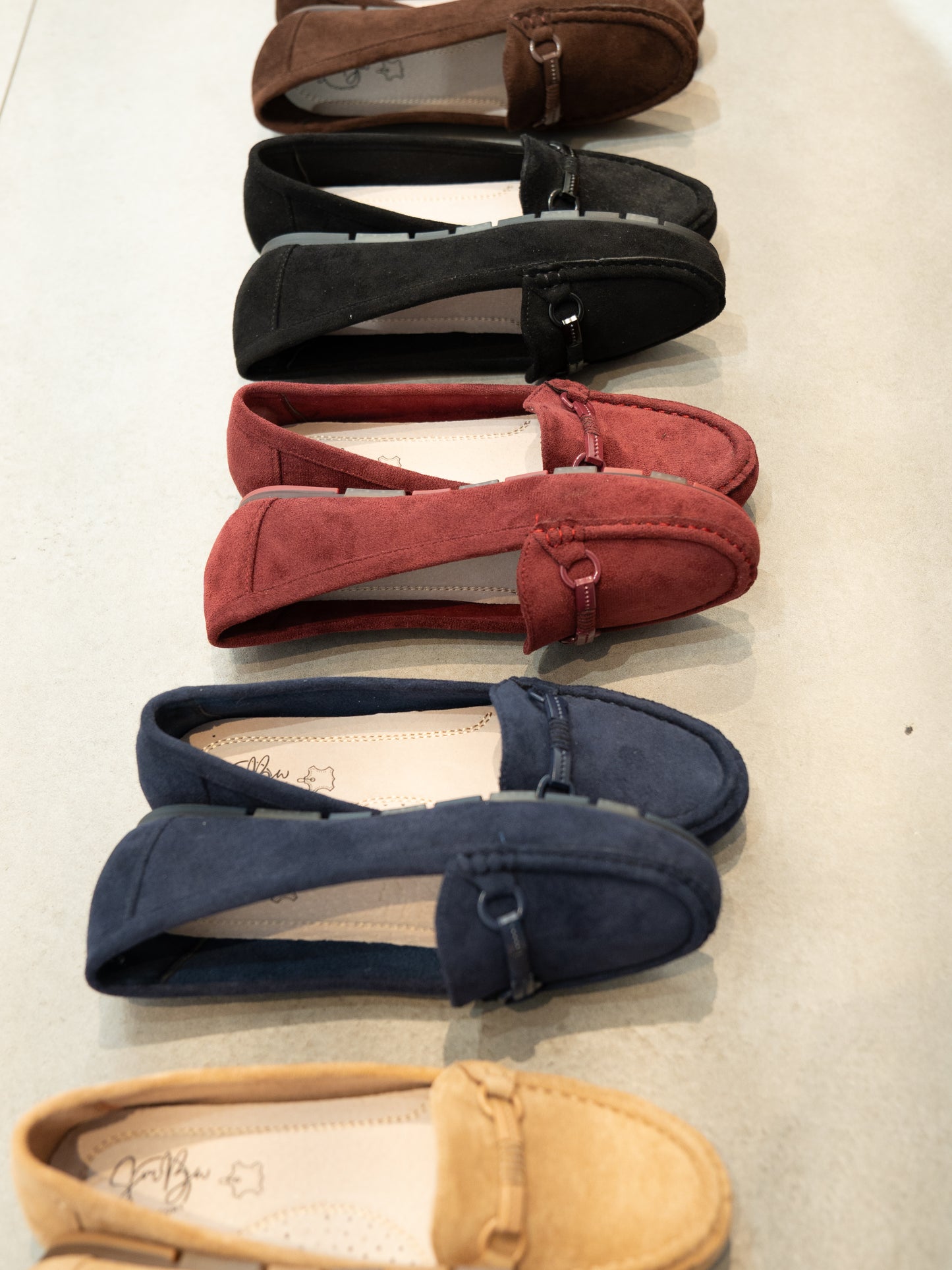 Mocasines efecto ante y hebilla color muestrarios calzado cómodo flexible mocasines de colores mujer