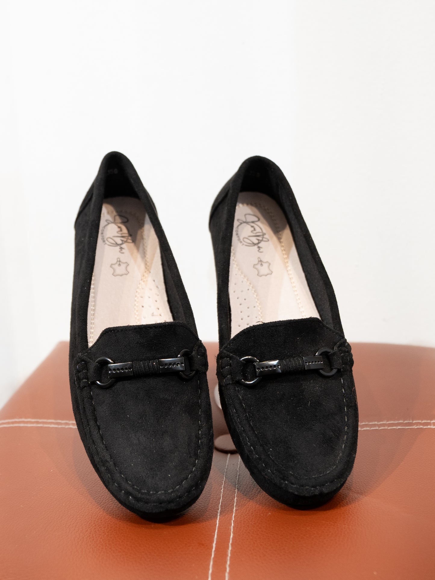 Mocasines efecto ante y hebilla negro muestrarios calzado cómodo flexible