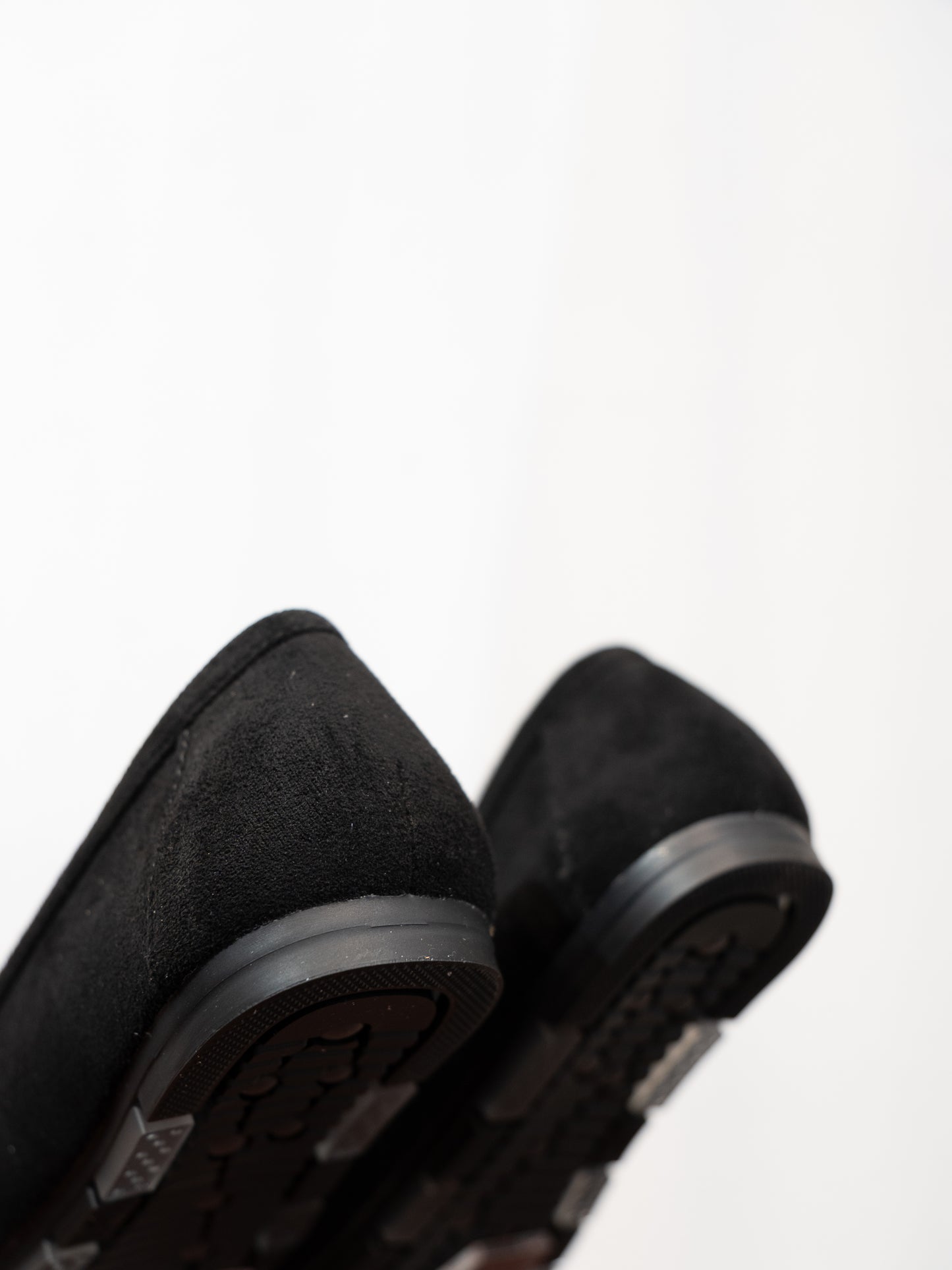 Mocasines efecto ante y hebilla negro muestrarios calzado cómodo flexible