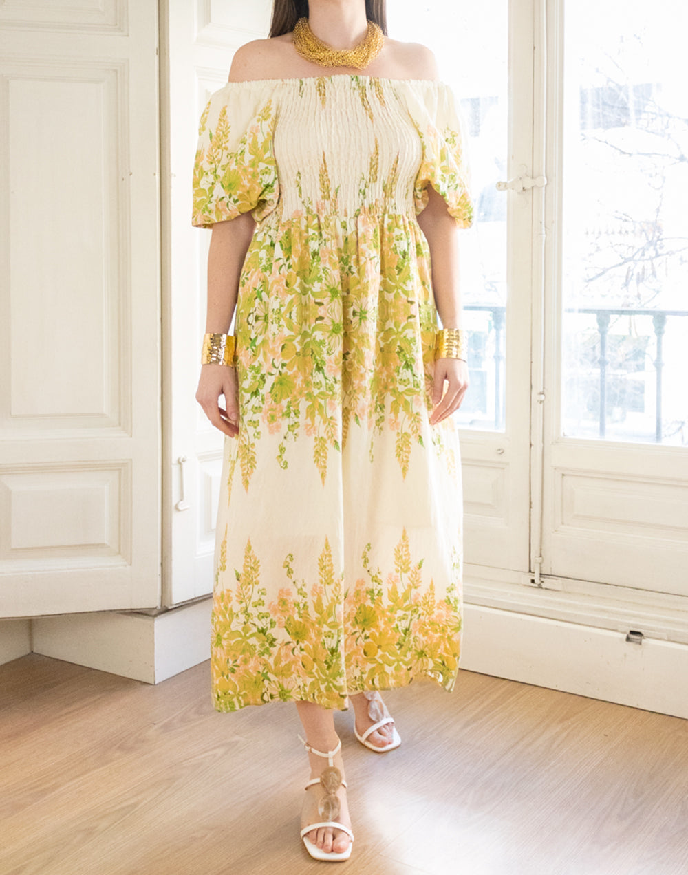 Vestido largo nido de abeja con estampado de flores verde ideas invitada primavera ideal