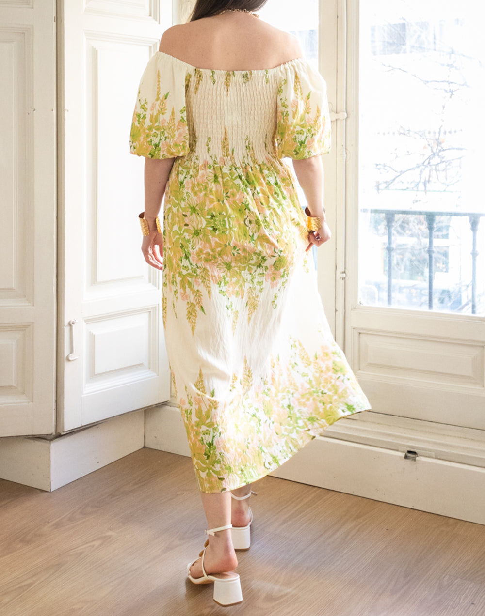 Vestido largo nido de abeja con estampado de flores verde ideas invitada primavera ideal