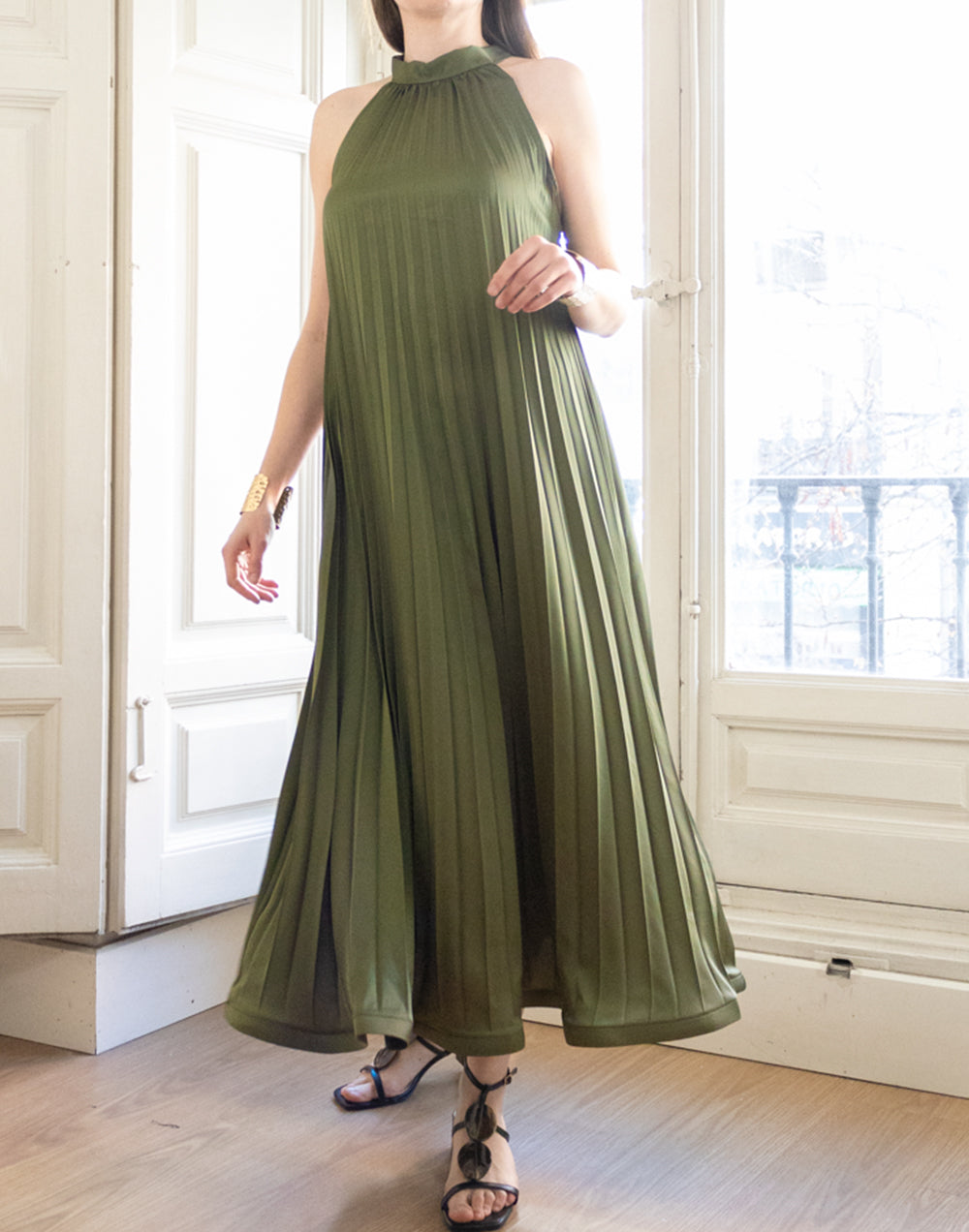 Vestido largo plisado verde oliva muestrarios de ropa y moda de moda de mujer vestir bien ideas de invitada de mujer