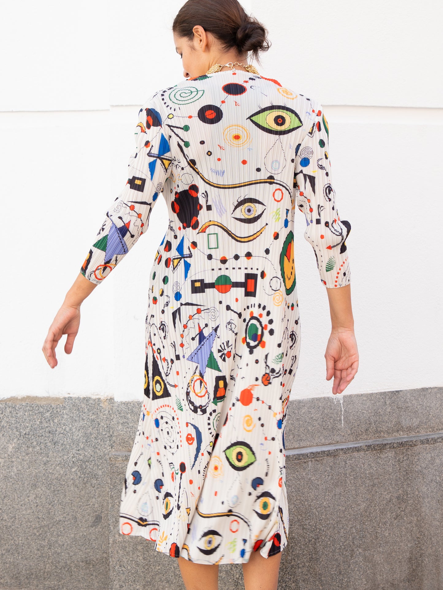 Vestido plisado Joan Miró vestido invitada ideal elegante muestrarios