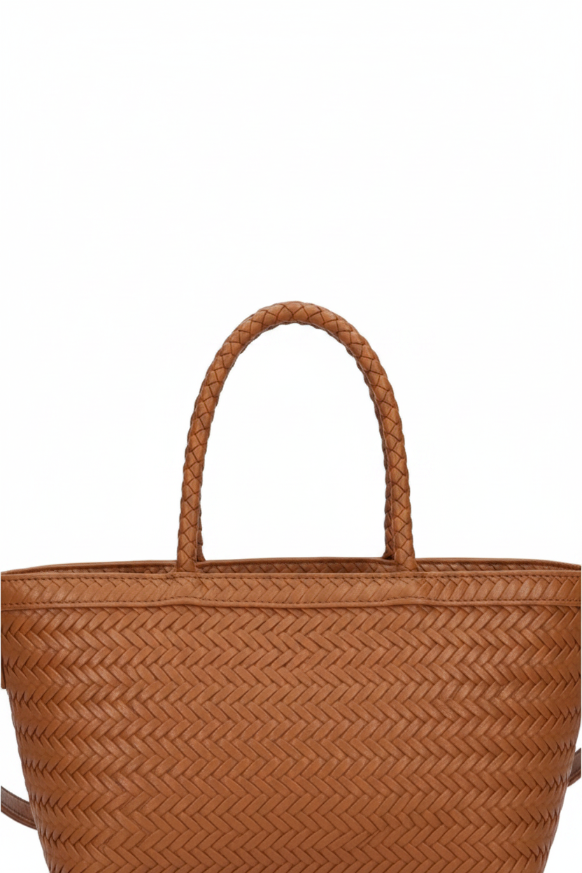 Bolso trenzado camel - detalle textura