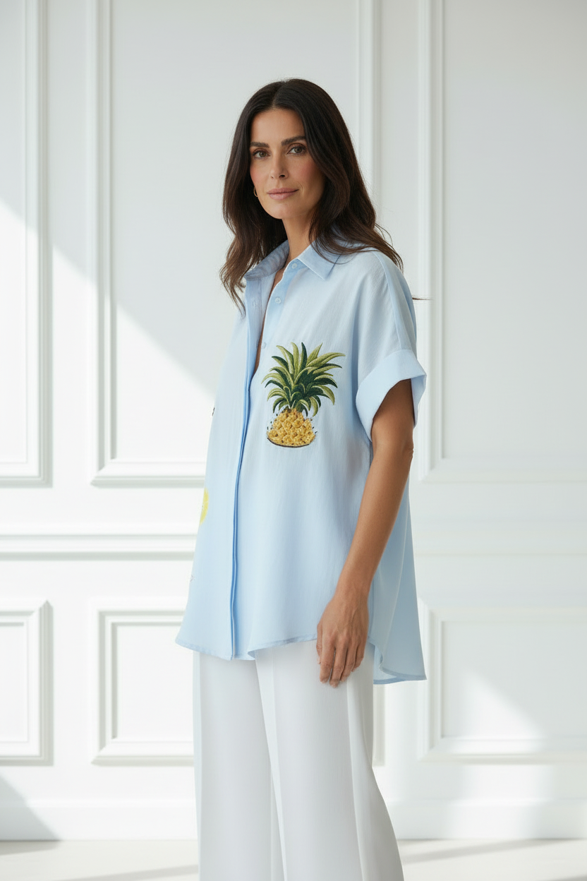 Camisa azul piña vista lateral
