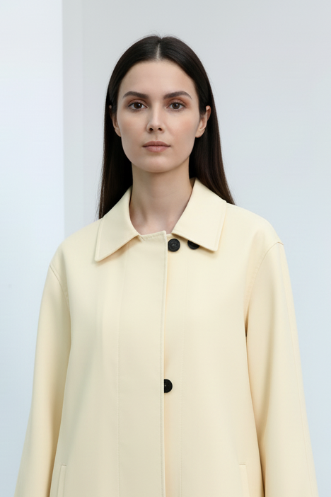 Gabardina amarillo pollito 2 botones frontal