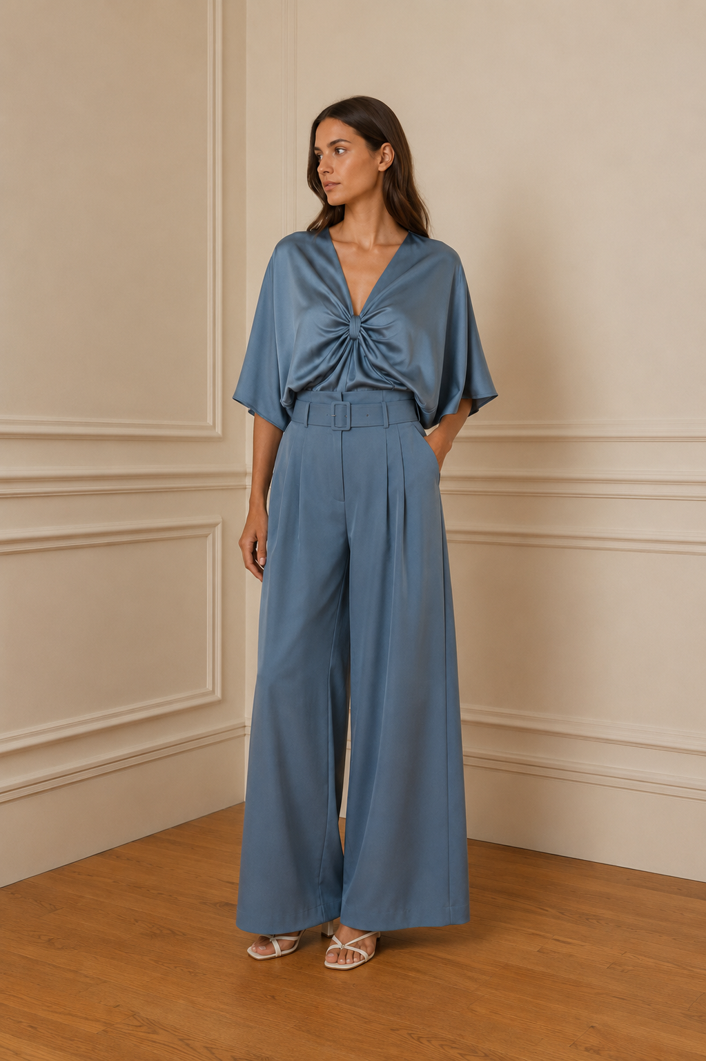 Top satinado azul con nudo talla única