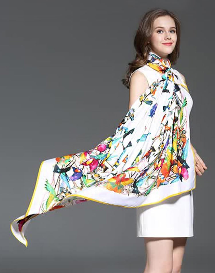 Pañuelo de seda colibrís blanco muestrarios tienda de ropa de mujer y accesorios de moda de mujer