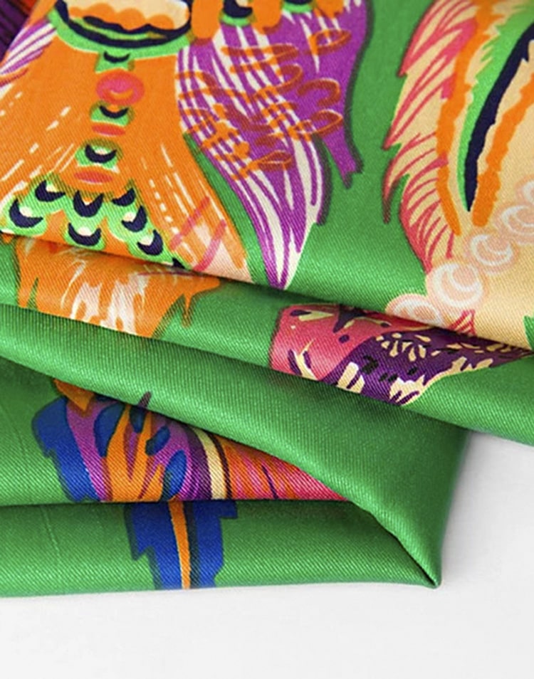 Pañuelo de seda corona apache verde muestrarios tienda de ropa de mujer y accesorios de moda de mujer