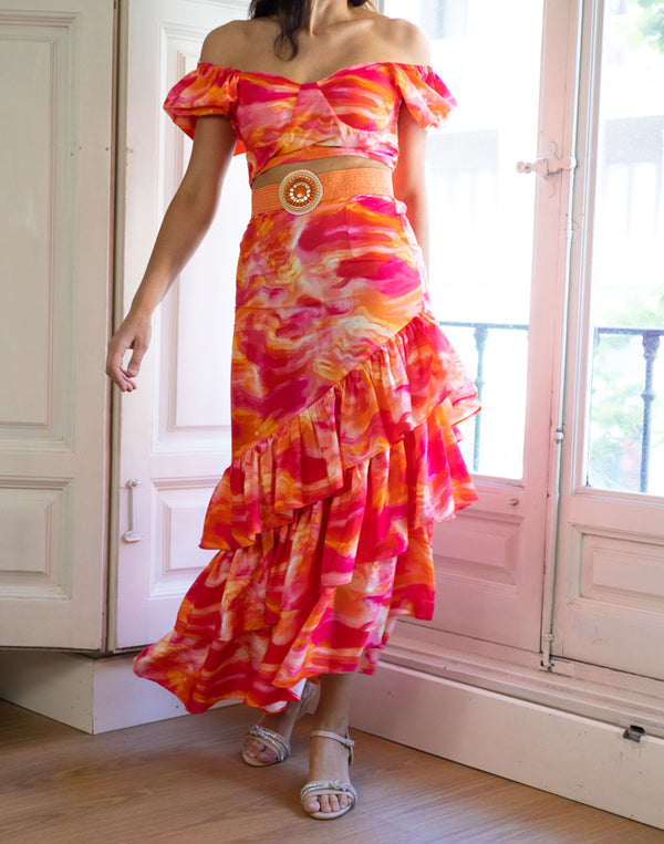 Falda larga de volantes rosa y naranja efecto marmolado muestrarios de ropa y moda de mujer invitada ideal