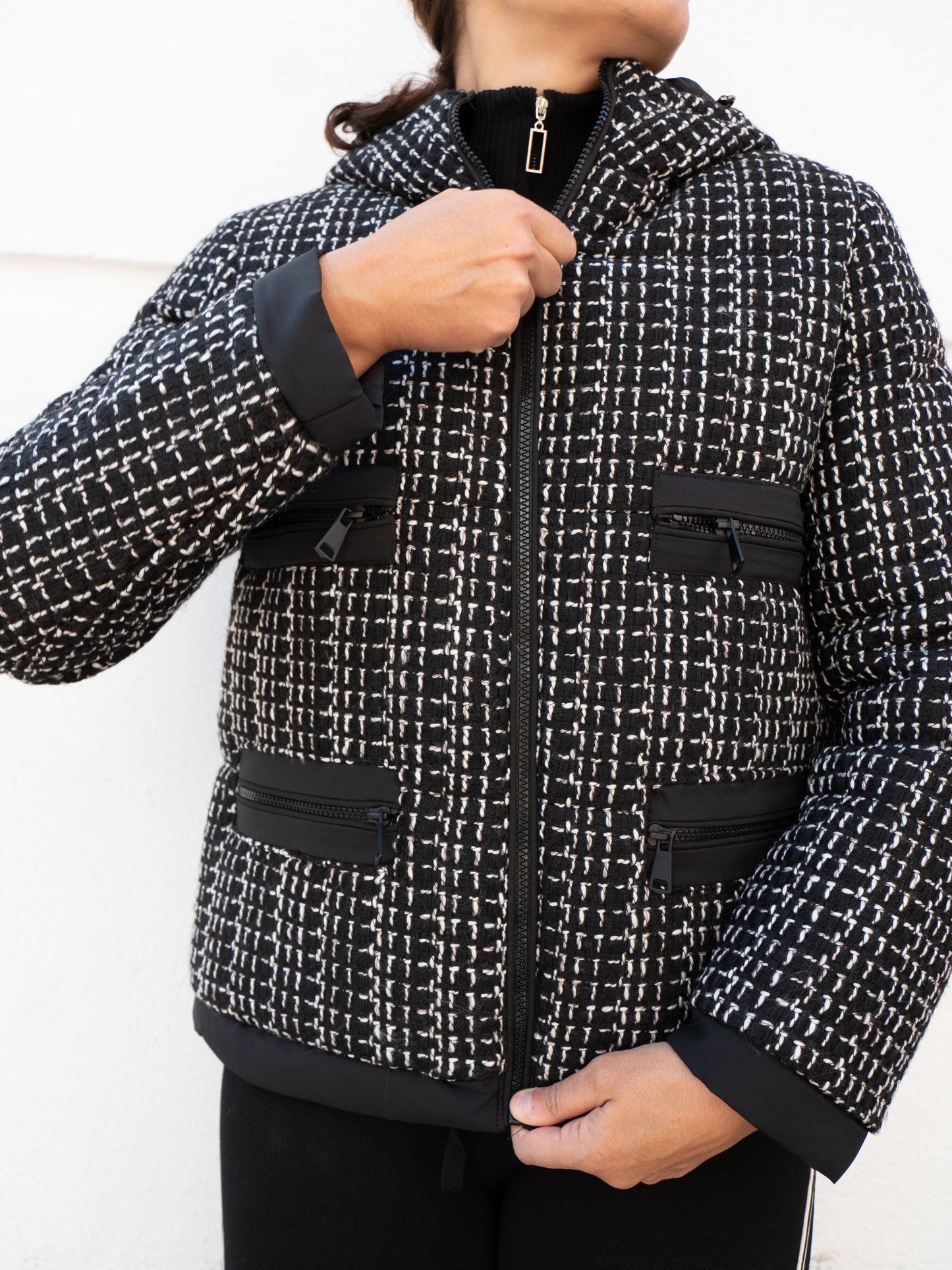 Abrigo acolchado de tweed negro muestrarios de ropa y moda de mujer vestir bien con talla grande plus 