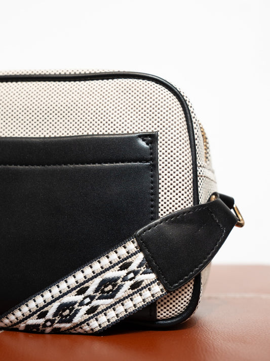Bolso bandolera canvas bicolor negro muestrarios de ropa moda y accesorios de mujer