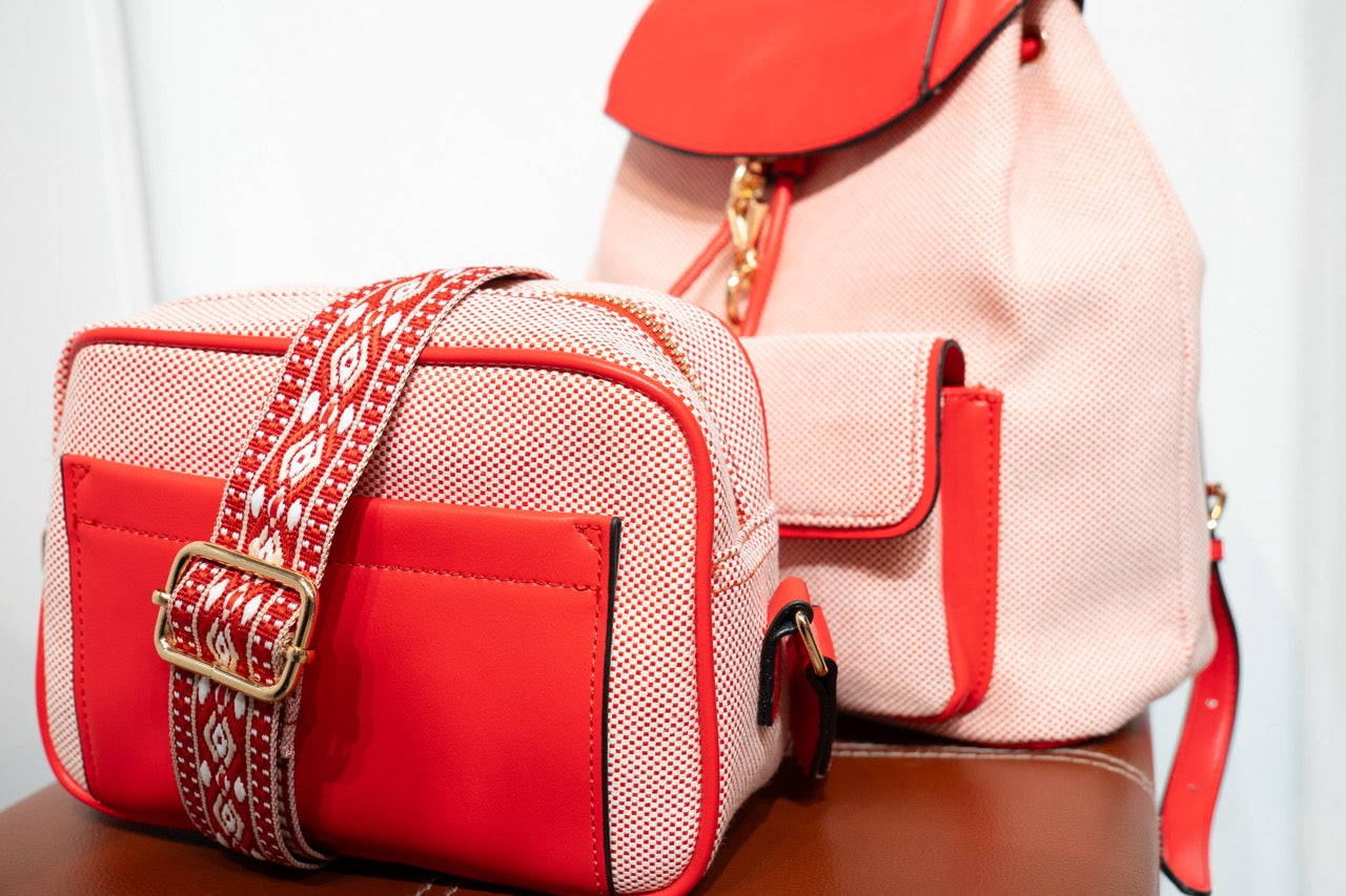 Bolso bandolera canvas bicolor rojo muestrarios de ropa moda y accesorios de mujer mochila