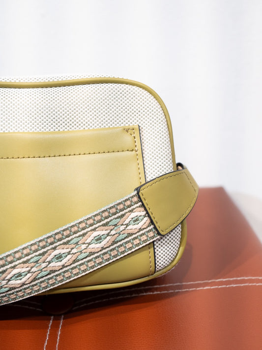 Bolso bandolera canvas bicolor verde oliva muestrarios de ropa moda y accesorios de mujer