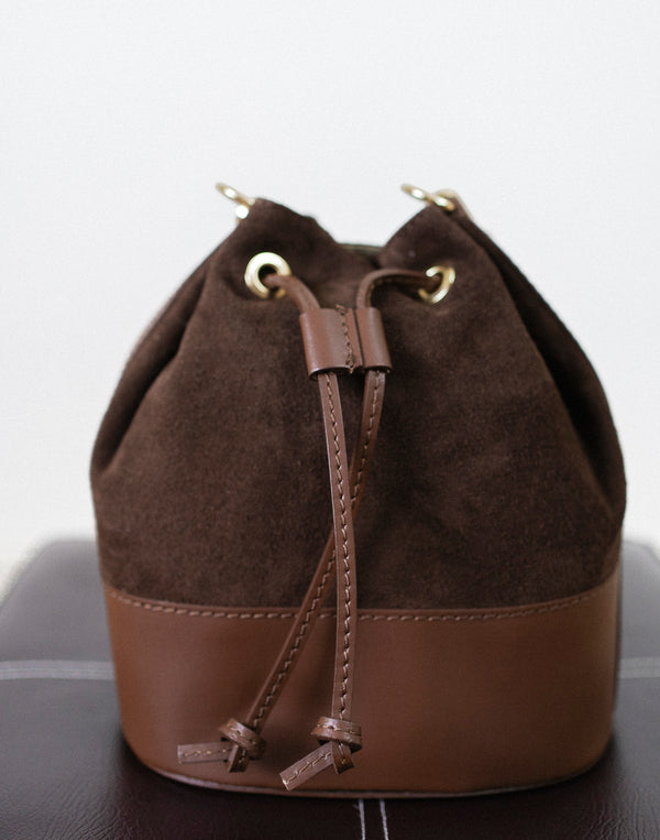 Bolso de piel bombonera marrón chocolate muestrarios de moda y accesorios de mujer