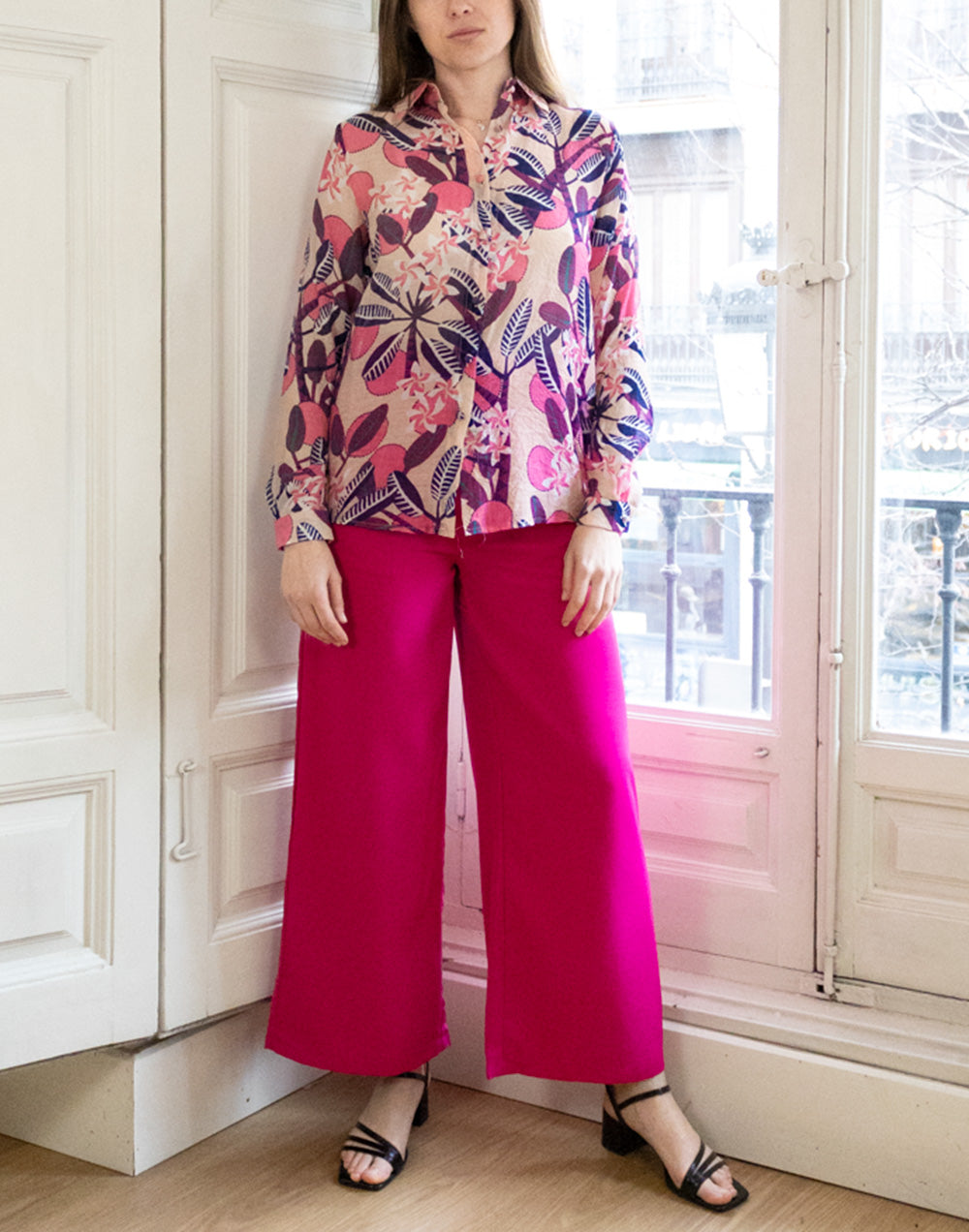 Camisa de batista con estampado tropical en morado muestrarios de ropa y moda de mujer vestir bien con talla grande plus ideas mujer mediana edad