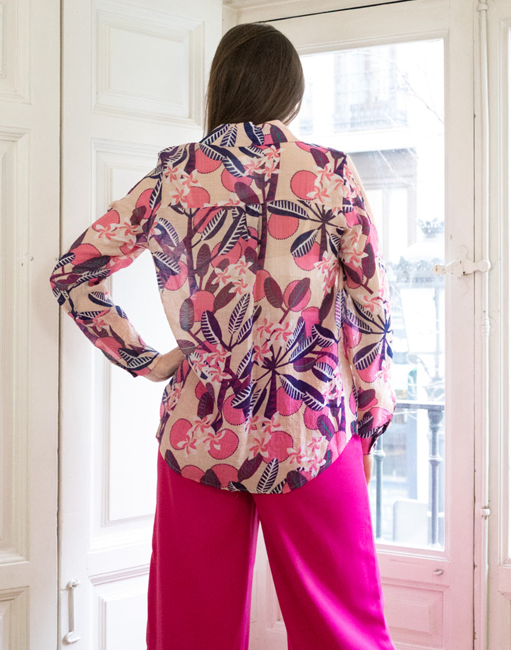 Camisa de batista con estampado tropical en morado muestrarios de ropa y moda de mujer vestir bien con talla grande plus ideas mujer mediana edad
