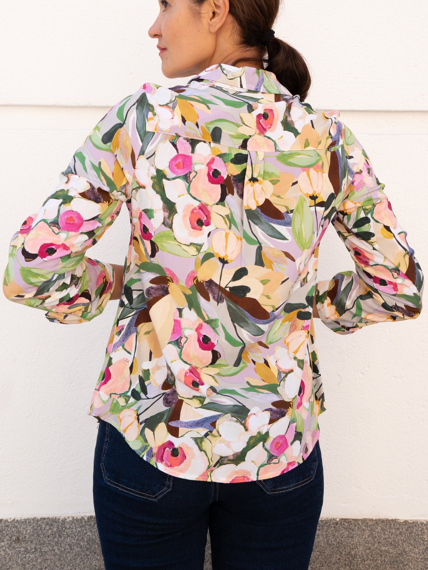 Camisa fluida clásica estampado de flores pictóricas muestrarios camisa tallas grandes plus 