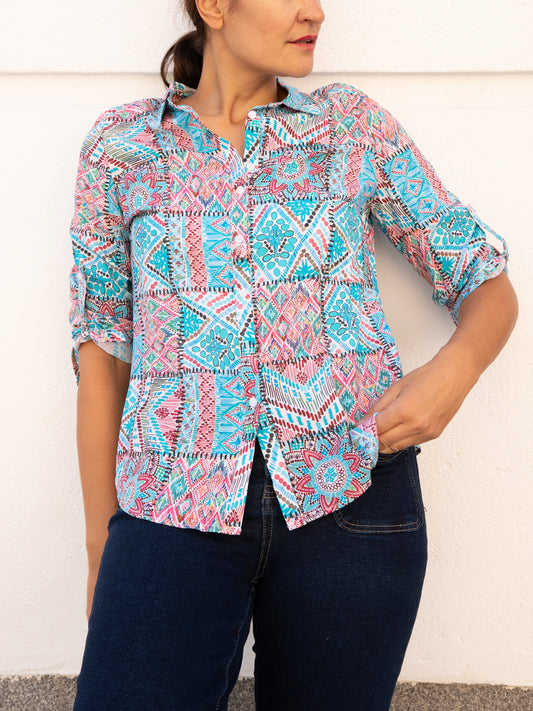 Camisa fluida clásica estampado patchwork azul turquesa y rosa muestrarios moda mujer