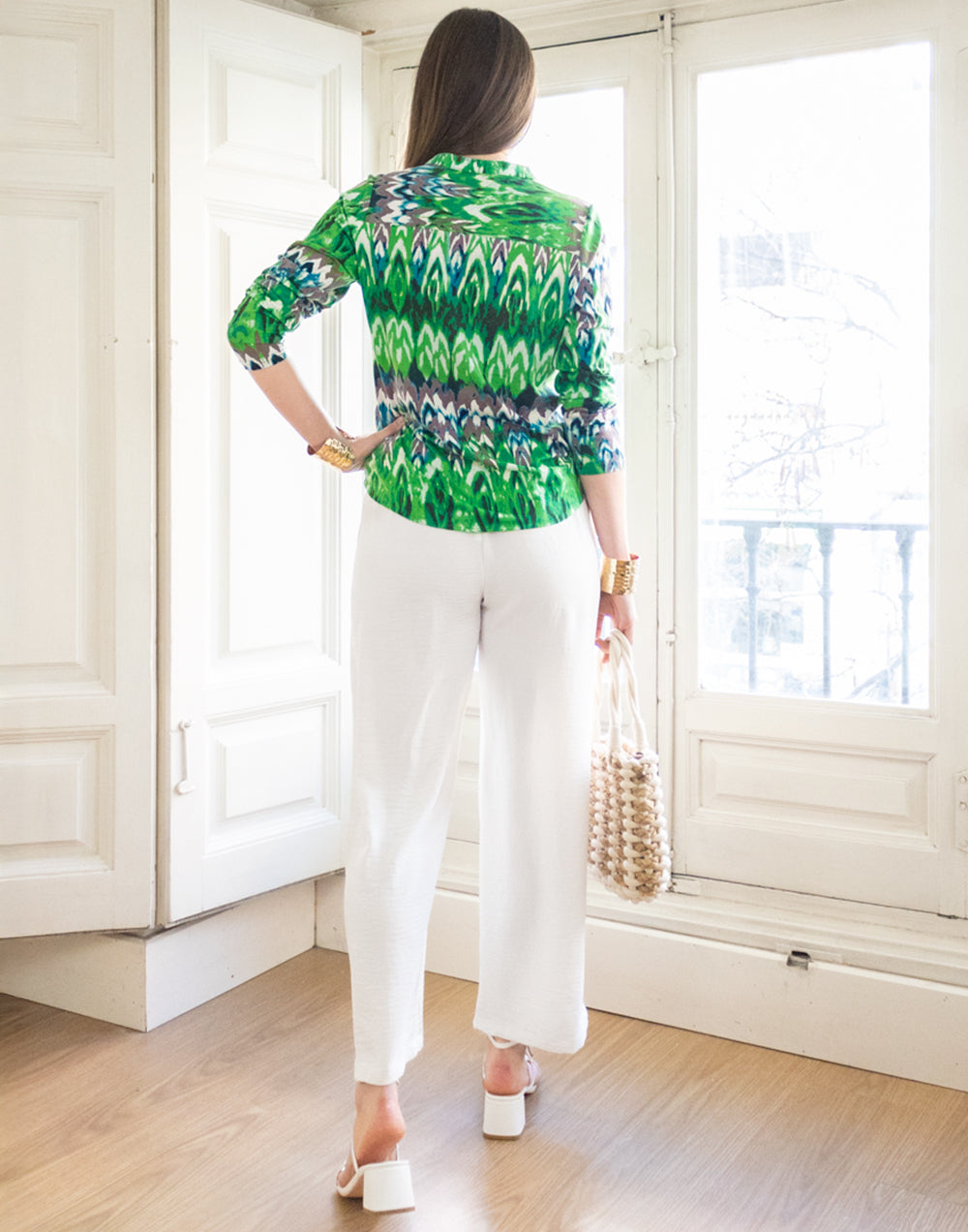 Camiseta camisera estampado aguas tonos verde muestrarios de ropa y moda de mujer vestir cómoda y elegante
