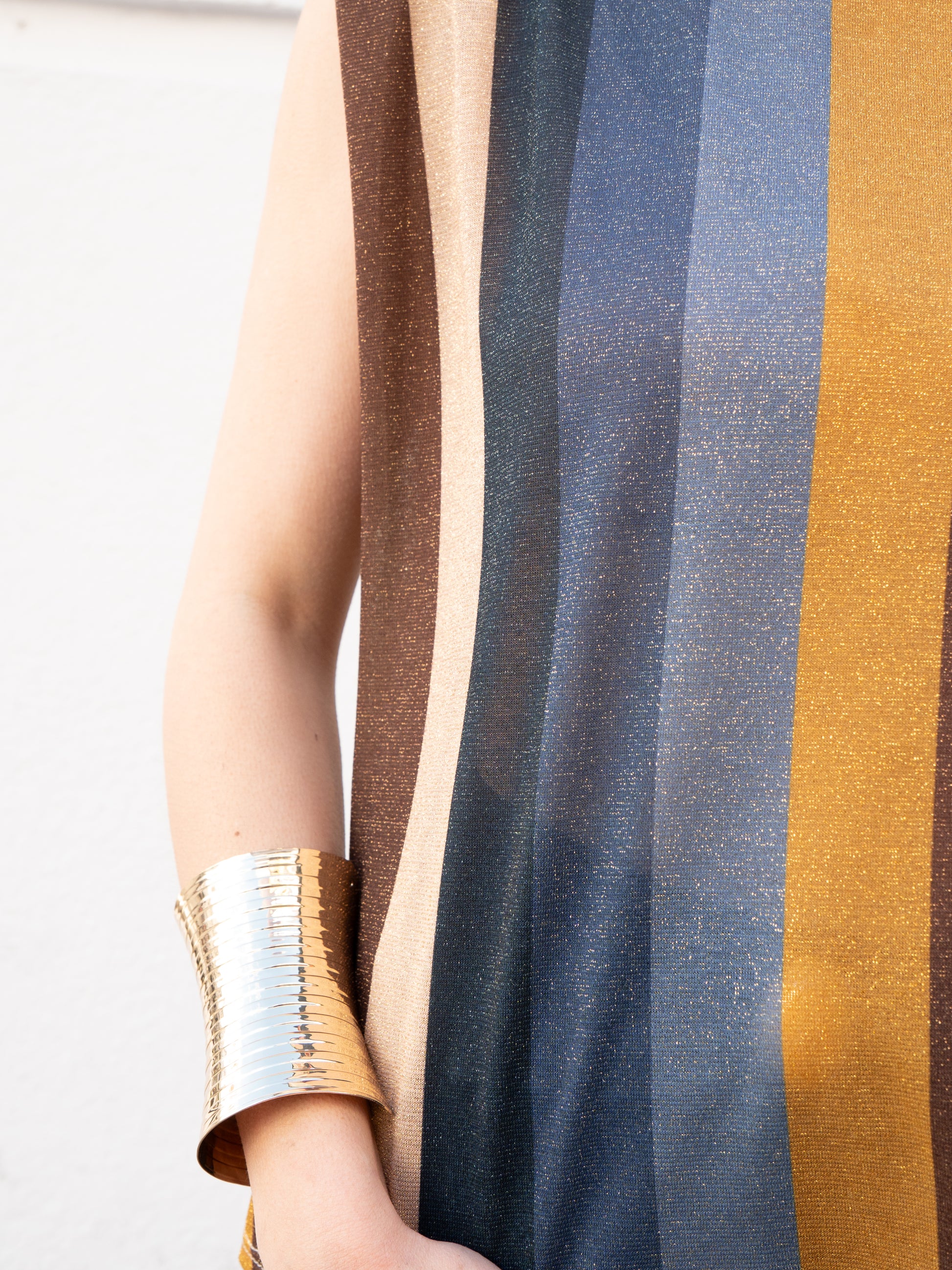 Camiseta rayas con lurex azul y amarillo muestrarios de ropa y moda de mujer 