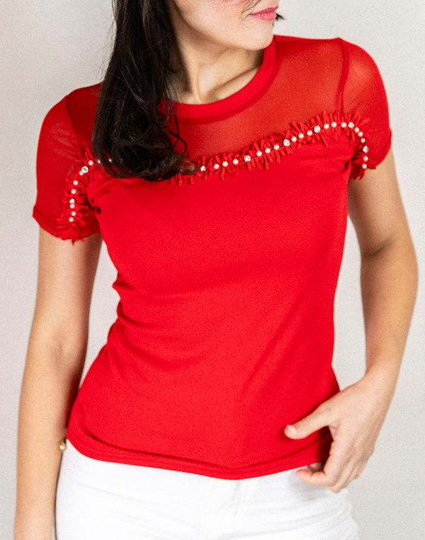 Camiseta rojo transparente muestrarios de ropa y moda de mujer vestir bien con calor