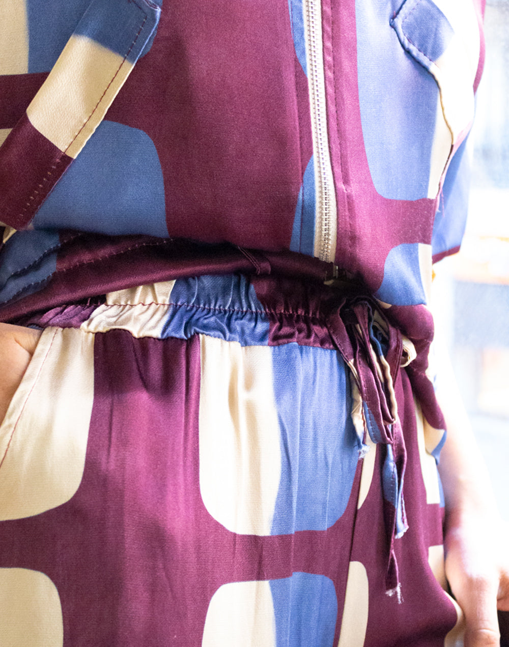 Chaqueta bomber estampado cuadros bicolor berenjena muestrarios de ropa y moda de mujer vestir bien ideas para mujeres de mediana edad