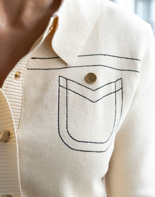 Chaqueta de tricot con contornos blanco marfil muestrarios de ropa y moda de mujer vestir bien ideas para mujeres de mediana edad