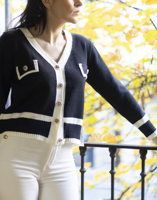 Chaqueta de tricot negra con filo a contraste muestrarios de ropa y moda de mujer vestir bien ropa elegante