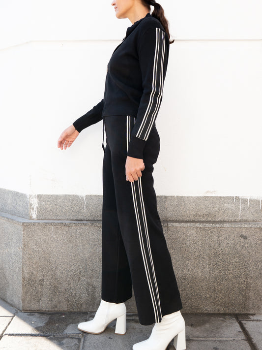 Chaqueta y Pantalón de punto con cinta lateral negro muestrarios de moda conjunto de punto total look mujer 