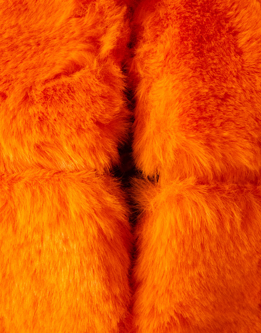 Chaquetón de pelo vegano con capucha naranja muestrarios de ropa y moda de mujer vestir ropa especial