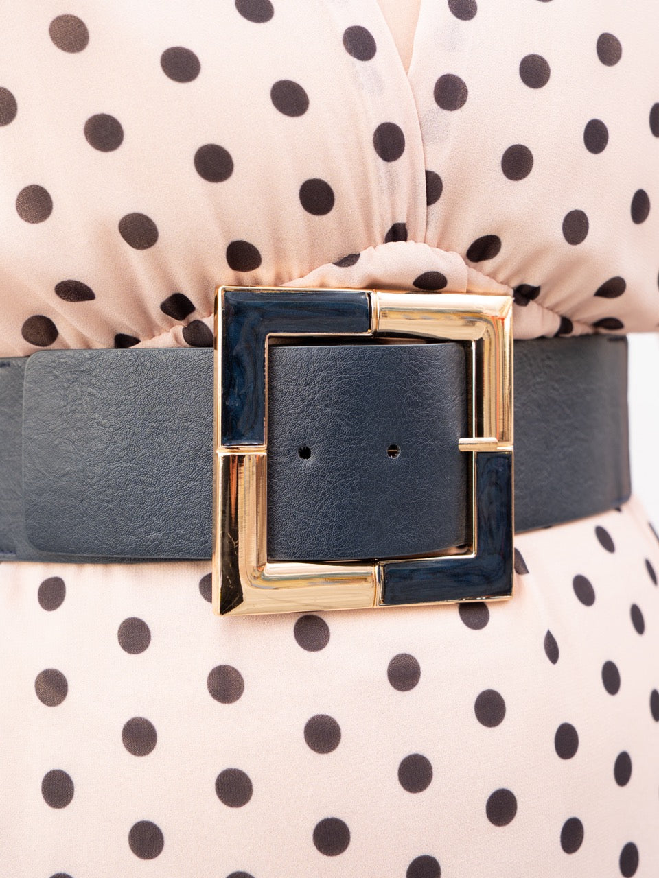 Cinturón con gran hebilla joya cuadrada muestrarios de ropa y moda de mujer cinturón para vestido 