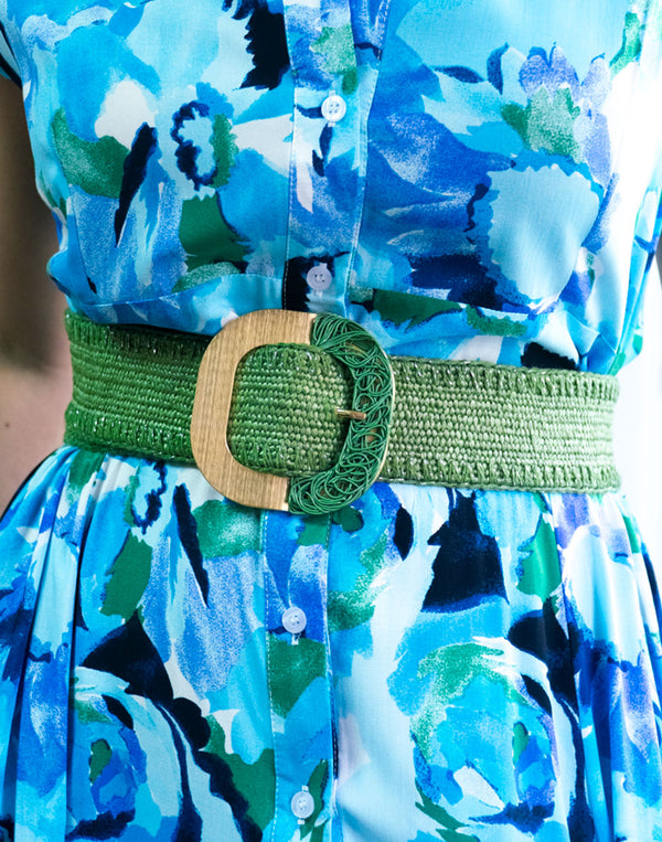 Cinturón rafia con pespuntes verdes muestrarios de ropa y moda de mujer vestir bien