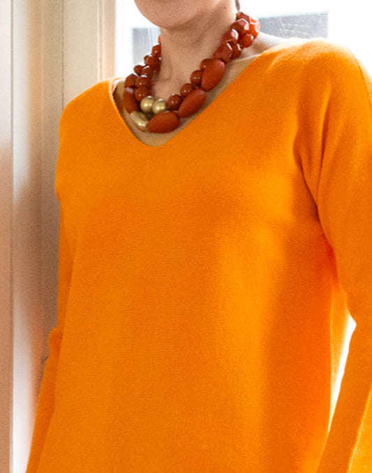 Collar doble vuelta con maxi abalorios naranja y dorado muestrarios accesorios y moda de mujer para vestir bien