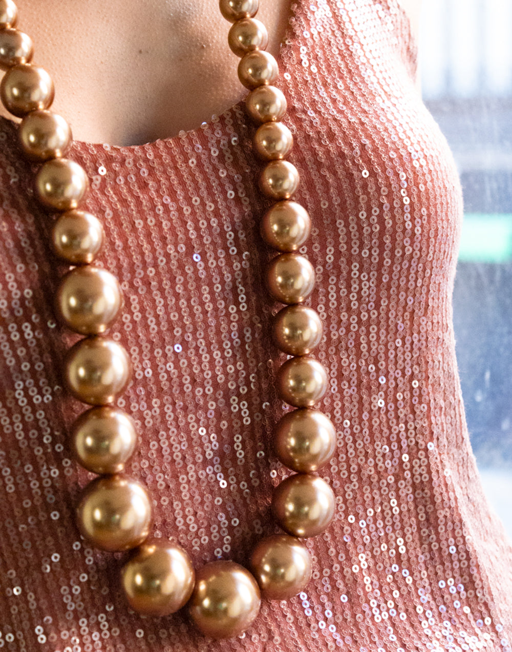 Collar largo de maxi perlas rosas muestrarios de ropa y moda de mujer accesorios 