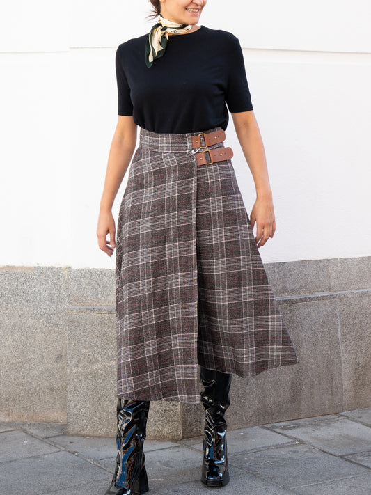 Falda midi evasé de cuadro tartán mini marrón muestrarios de mujer ropa y moda 