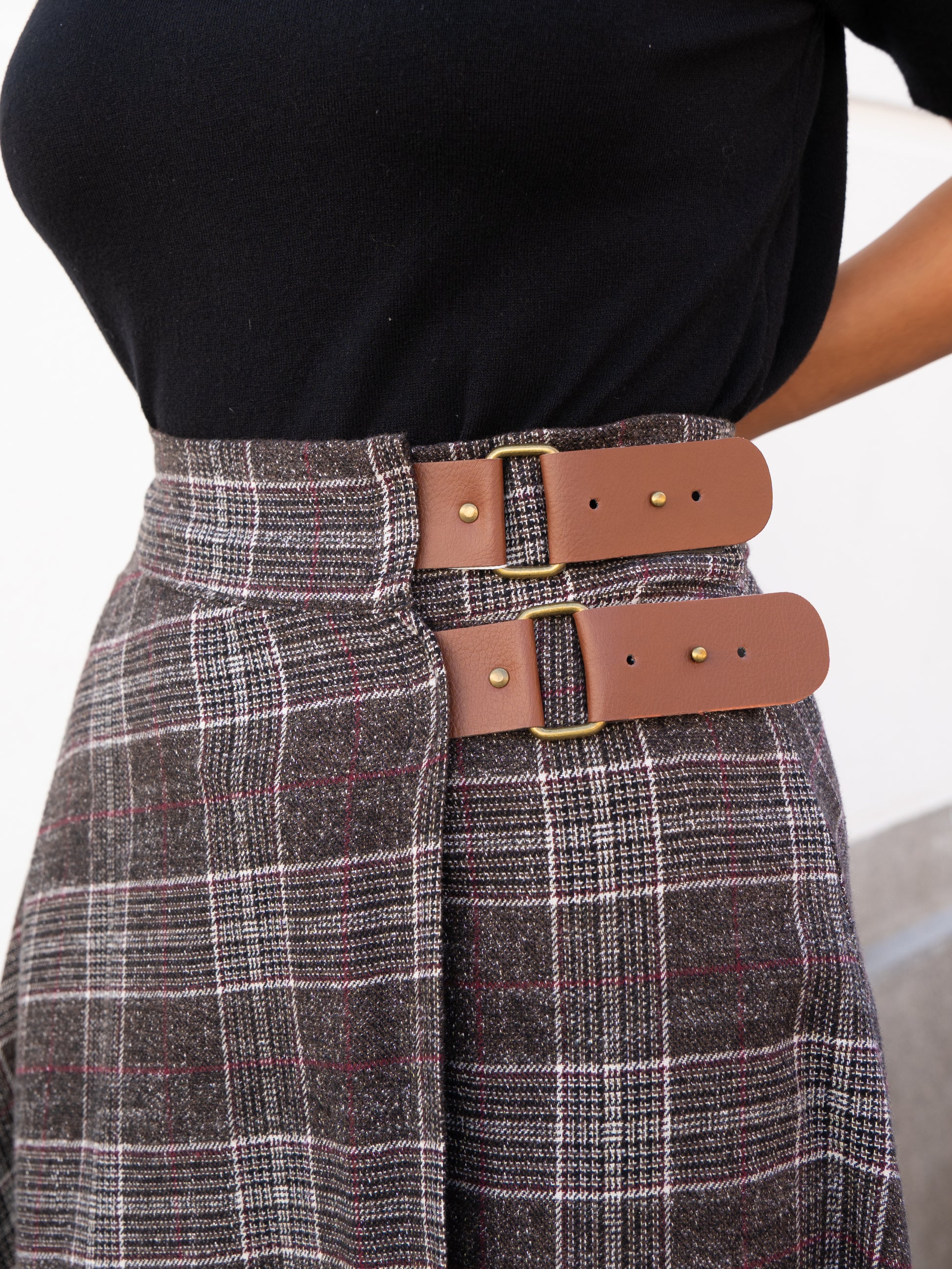 Falda midi evasé de cuadro tartán mini marrón muestrarios de mujer ropa y moda 