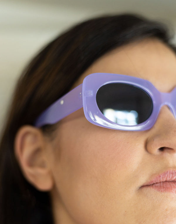 Gafas de sol ojo de cuadrada pasta translucida lila muestrarios de ropa y moda mujer