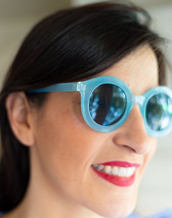Gafas de sol ojo redonda de pasta translucida azul turquesa muestrarios de ropa y accesorios de mujer