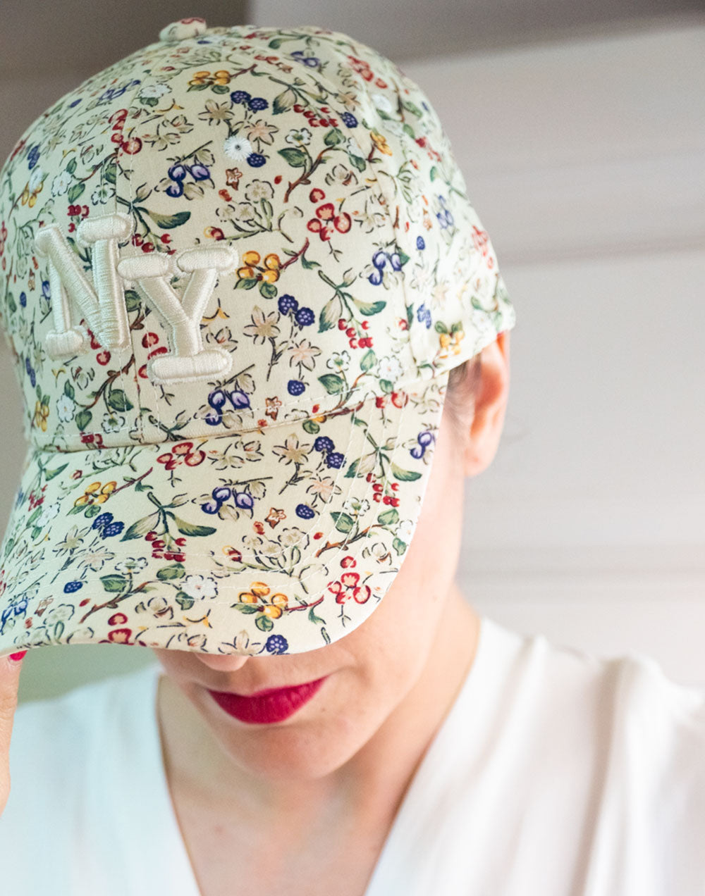 Gorra estampado liberty beige muestrarios de ropa y moda de mujer accesorios de verano