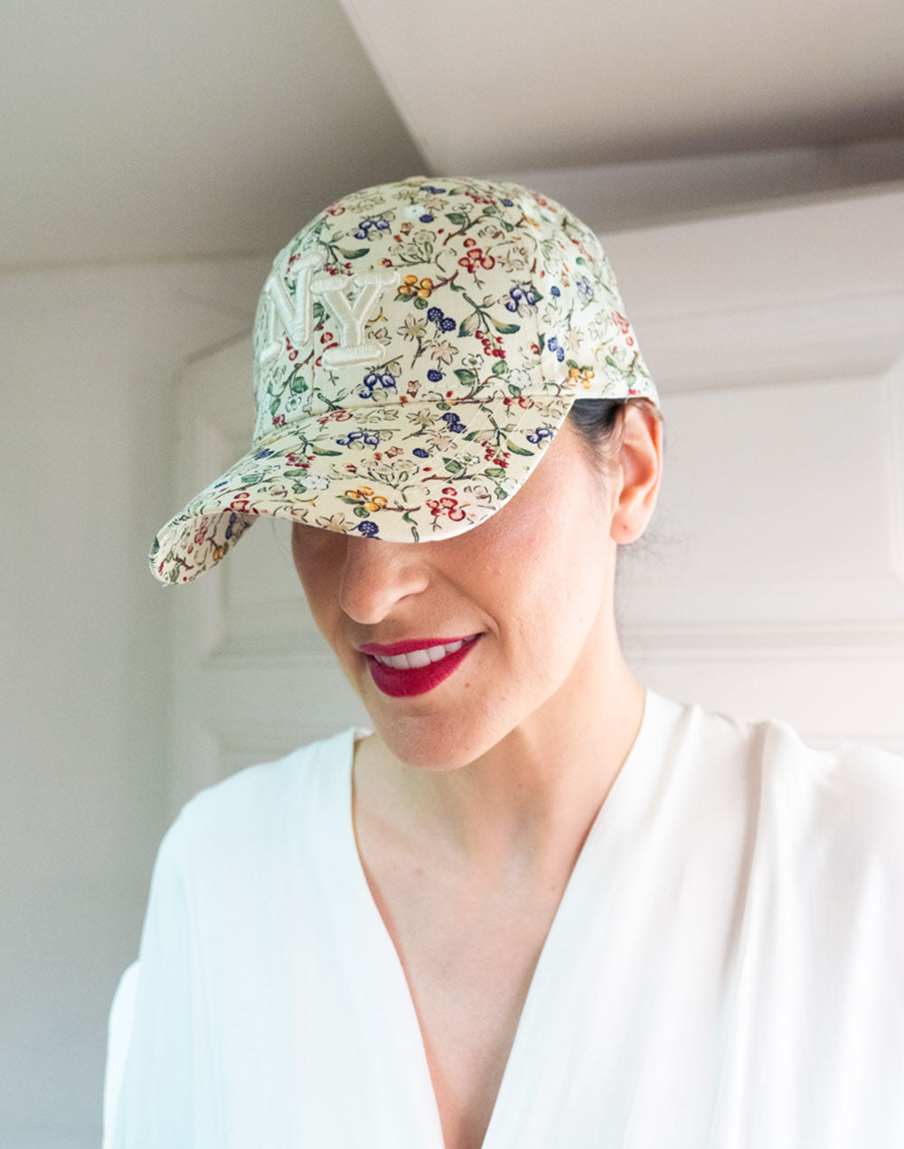 Gorra estampado liberty beige muestrarios de ropa y moda de mujer accesorios de verano